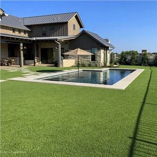 3 tónusú 20 30MM természetes, lapos formájú mesterséges szőnyeg kültéri hamis fű élvezhető kisállatjátékos gyerekeknek